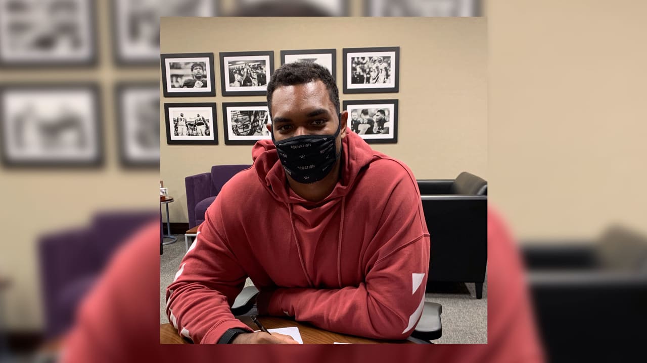 Ravens Feel Like Family to Ronnie Stanley