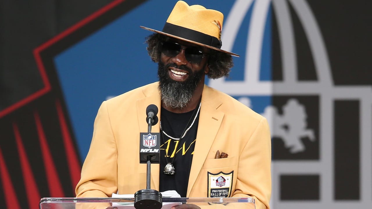 VIDEO: Ravens Legend Ed Reed Shouts Out His Barber During Hall of Fame  Speech