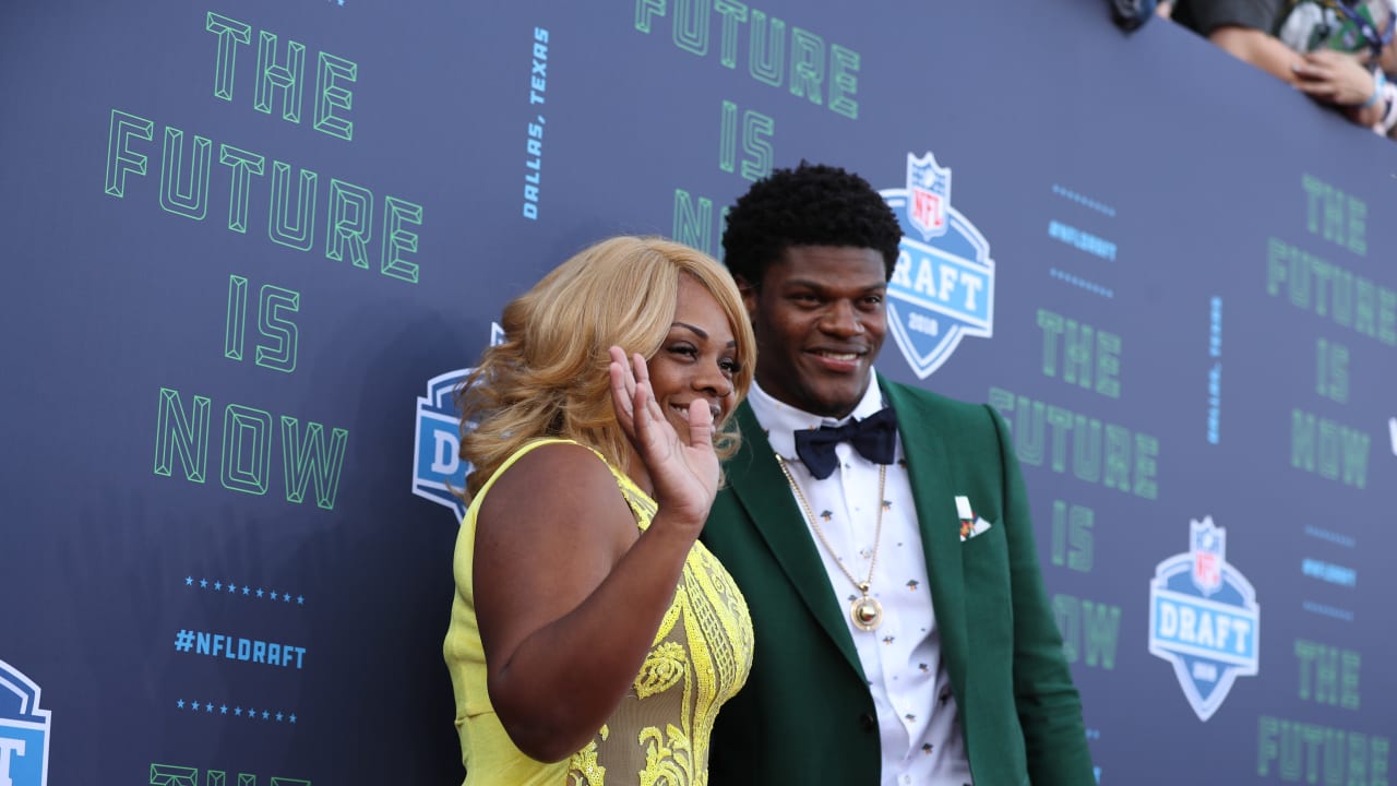 Is Lamar Jackson's mom his agent? Details about Felicia Jones' role in QB's  contract negotiations with Ravens