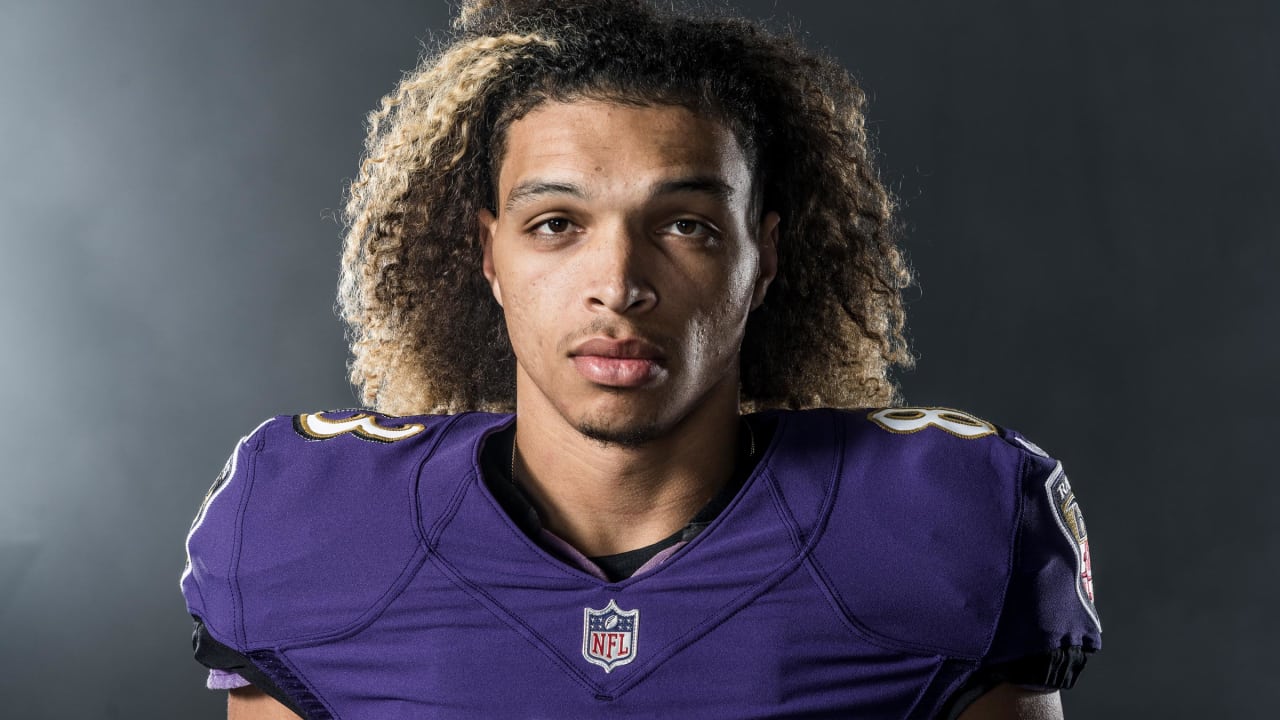 Raiders wide receiver Willie Snead (17) makes a catch before an