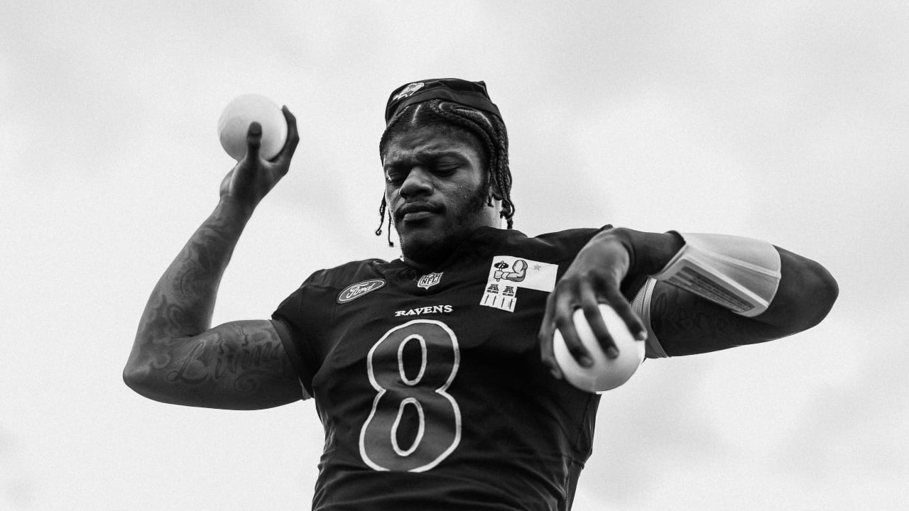 Baltimore Ravens quarterback Lamar Jackson (8) works out during the team's  NFL football training camp, Saturday, July 29, 2023, in Baltimore. (AP  Photo/Nick Wass Stock Photo - Alamy