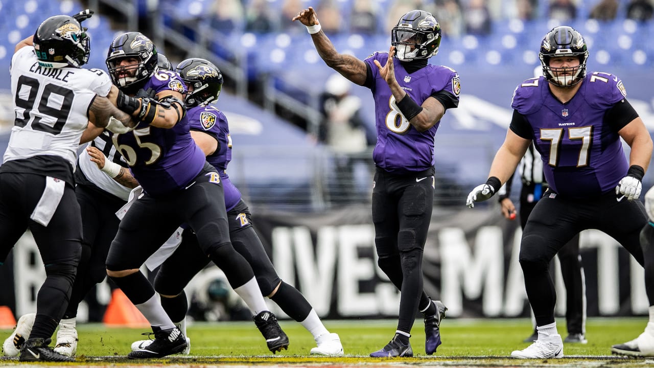 Baltimore Ravens' Lamar Jackson ties franchise record for touchdown passes  in blowout of Jets 