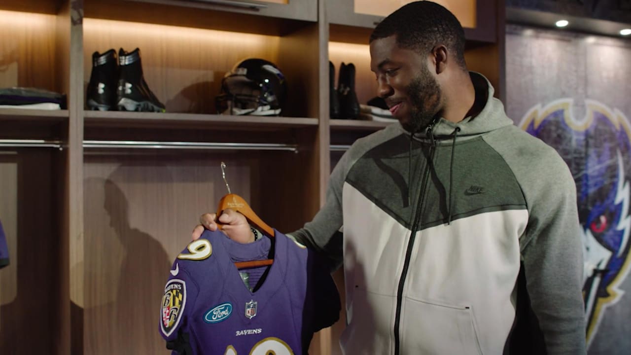 Watch Ravens Rookies React to Seeing Their Jerseys for the First Time