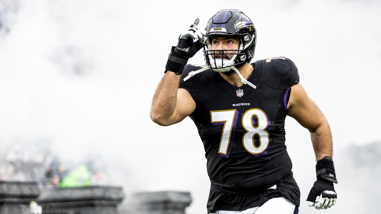 Alejandro Villanueva Retires From NFL After Steelers-Ravens-Army