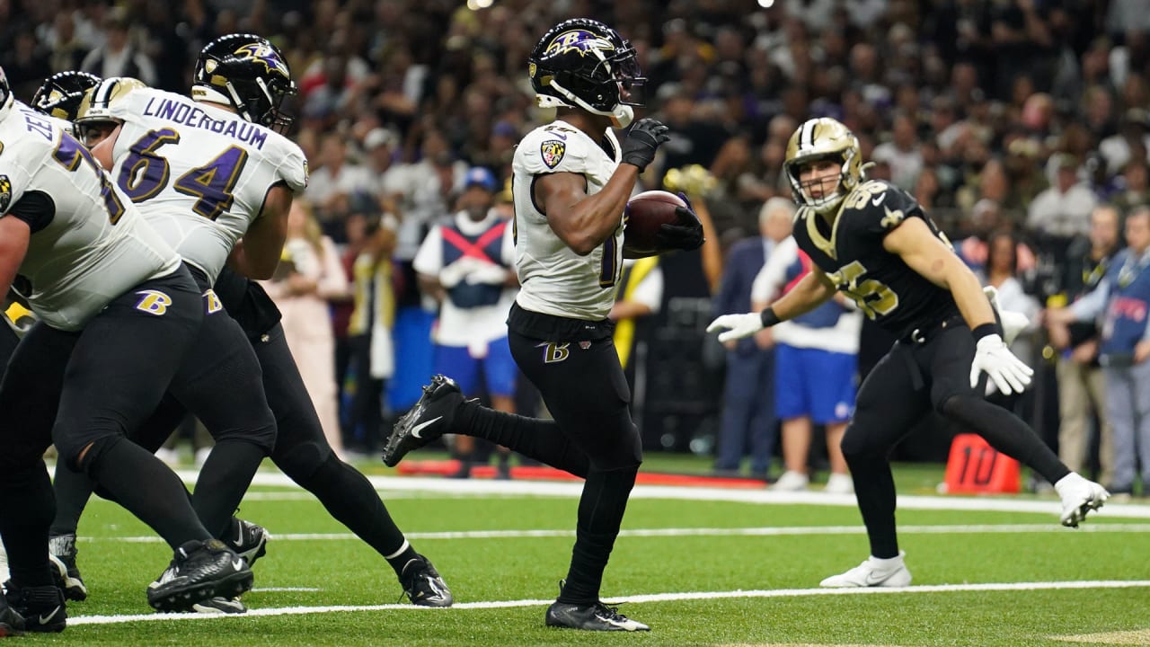 New Orleans, Louisiana, USA. 7th Nov, 2022. Baltimore Ravens running back  Kenyan Drake runs the ball against the New Orleans Saints in an NFL game in New  Orleans, Louisiana USA on November