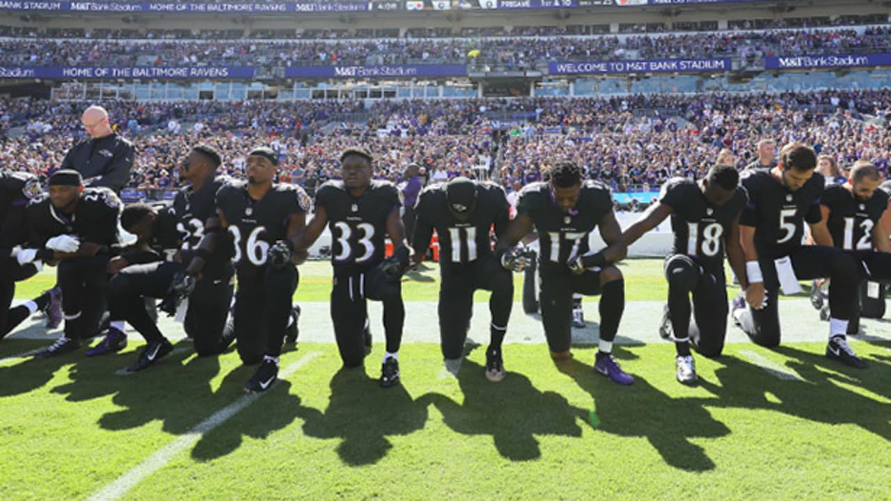 Three NFL players kneel for anthem on Veteran's Day weekend