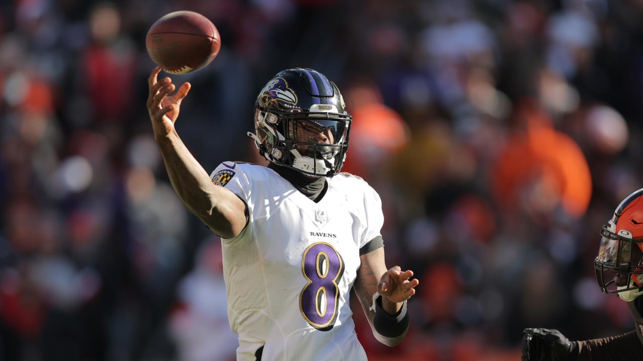 Lamar Jackson injury: Ravens QB (ankle) knocked out of game vs. Browns