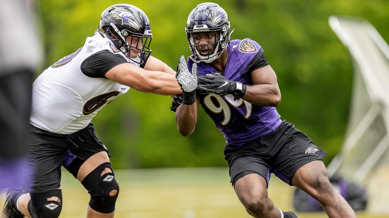 Can't-Miss Play: No way, Oweh! Baltimore Ravens rookie outside linebacker Odafe  Oweh's clutch forced fumble, recovery denies Kansas City Chiefs points