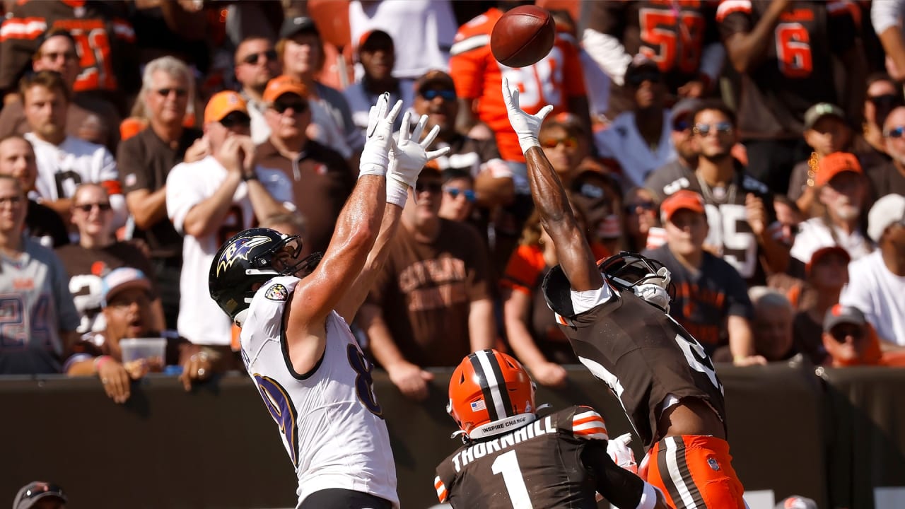 Mark Andrews Mosses Browns Defenders for Touchdown