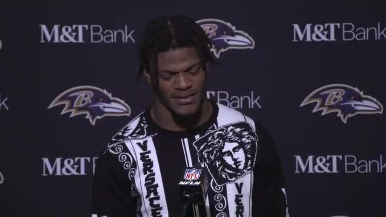 Lamar Jackson Displays His Spin Move in Press Conference
