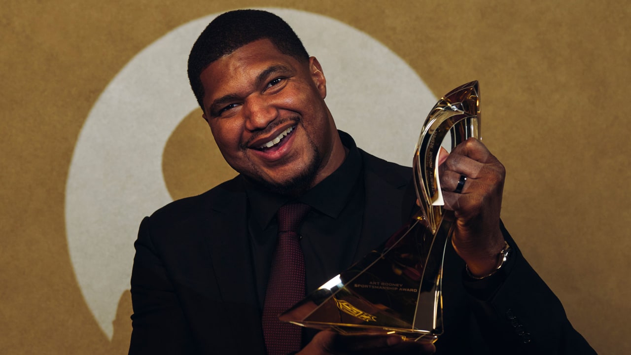 Ravens DL Calais Campbell wins 2022 Art Rooney Sportsmanship award