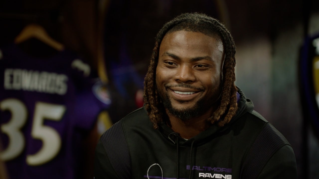 1on1 With Gus Edwards Run the Ball to Win