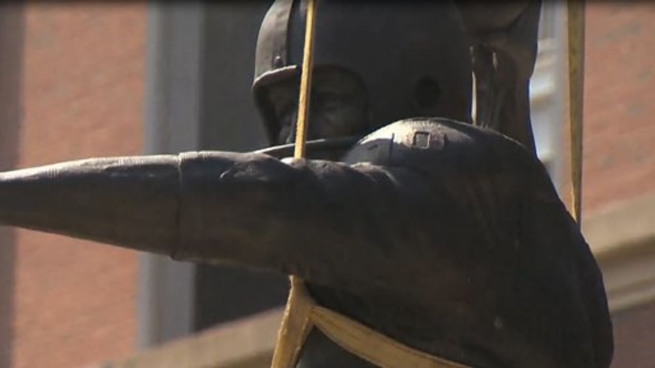 Statue of Baltimore football legend Johnny Unitas at the Ravens