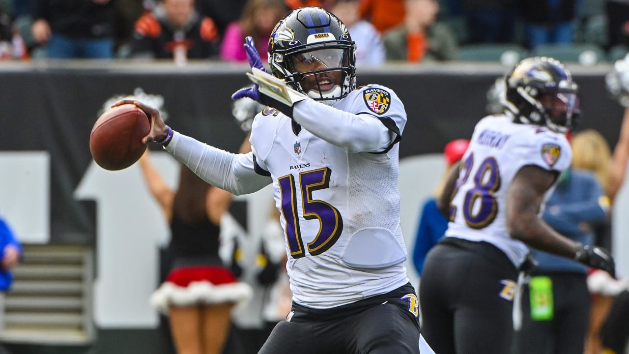 Baltimore Ravens quarterback Josh Johnson (17) passes against the  Philadelphia Eagles during the first half of an NFL preseason football game  in Baltimore, Saturday, Aug. 12, 2023. (AP Photo/Nick Wass Stock Photo -  Alamy