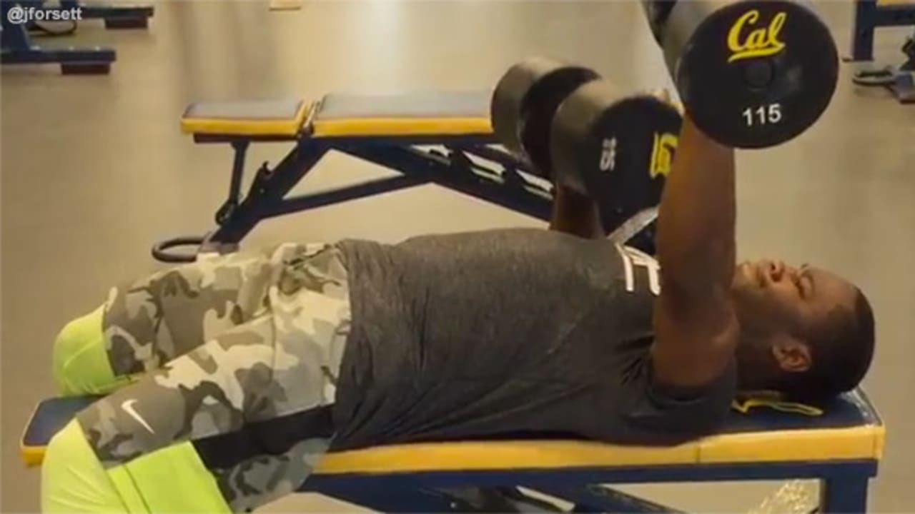 Justin Forsett Benches Ridiculous Weight