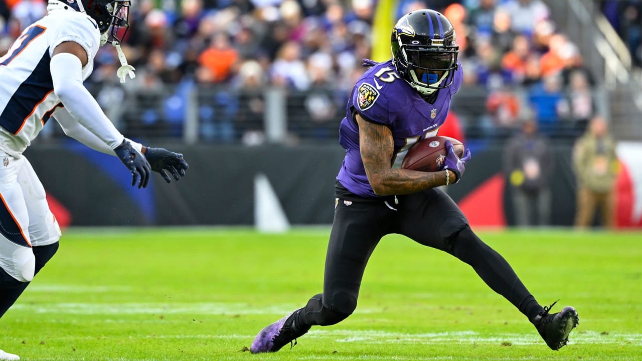 Baltimore Ravens wide receiver DeSean Jackson (15) warms up before an NFL  football game against the Jacksonville Jaguars, Sunday, Nov. 27, 2022, in  Jacksonville, Fla. (AP Photo/Gary McCullough Stock Photo - Alamy