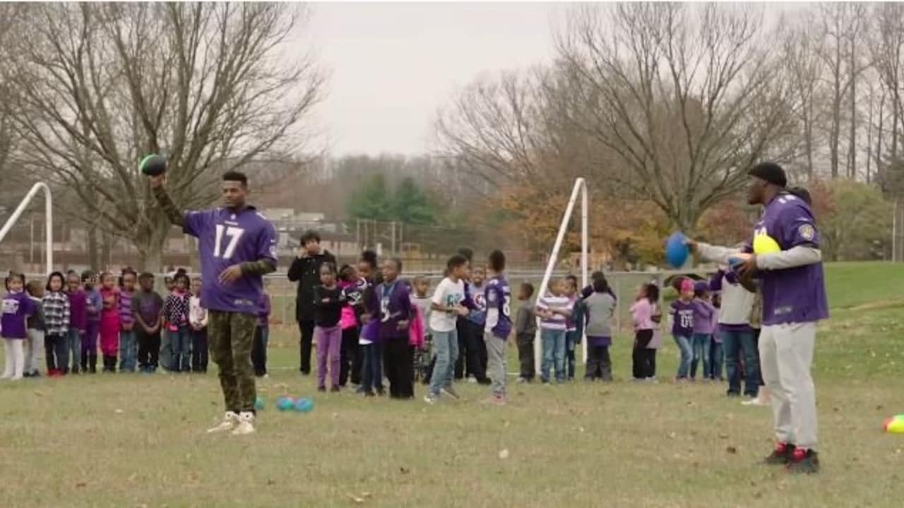 Ravens Receivers Participate In Play 60 Challenge With Kids