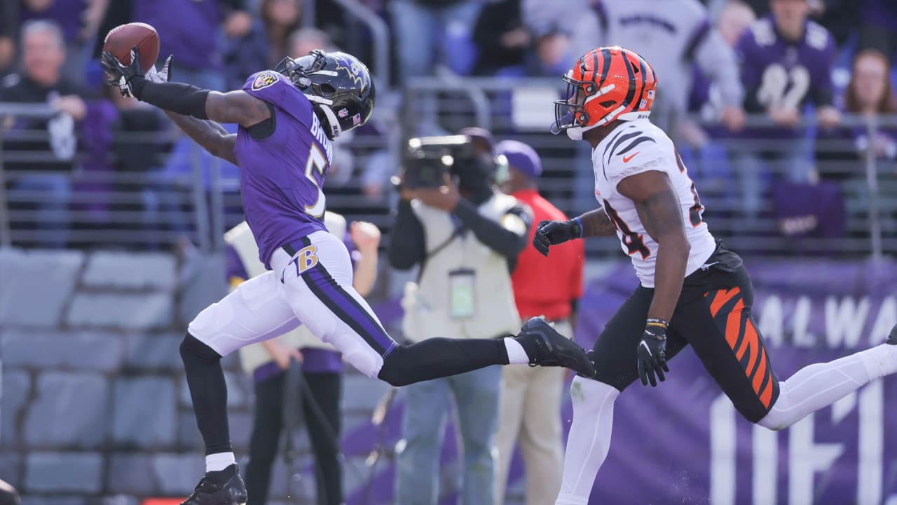 Watch: Marquise Brown makes incredible catch on 49-yard touchdown