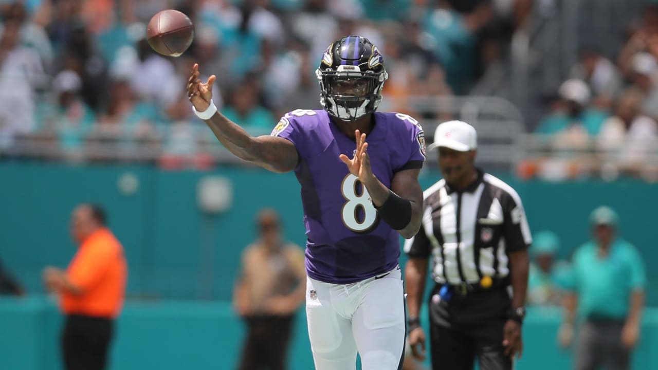 Lamar Jackson throws 5 TD passes as Ravens rout Dolphins 59-10