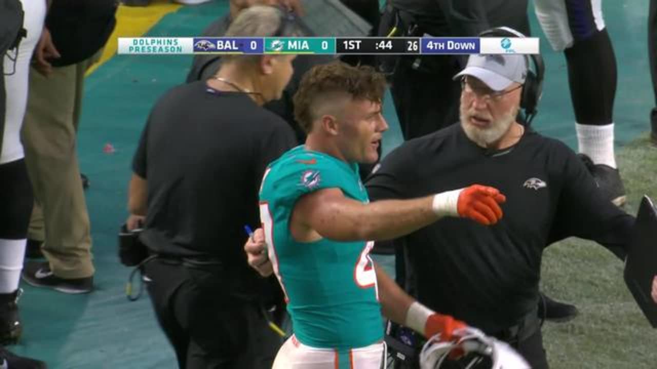 Dolphins LB Kiko Alonso Accidentally Runs to Ravens' Sideline After Tackle  