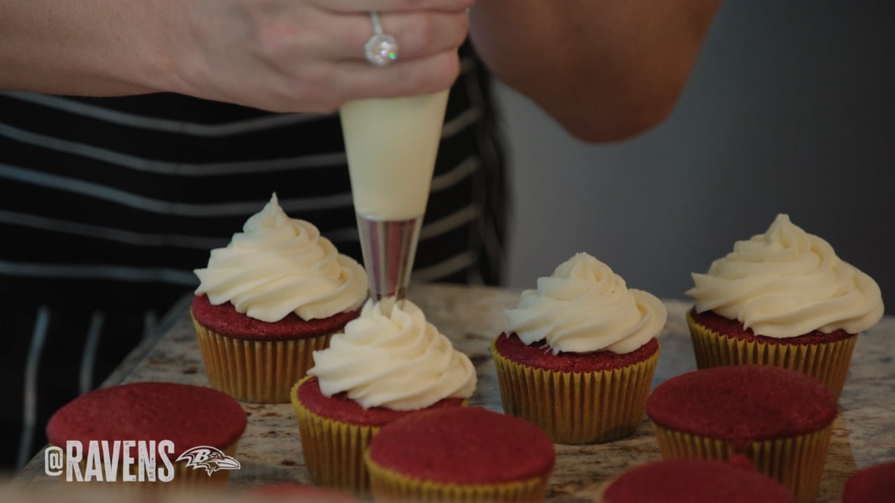 Denver Broncos and Seattle Seahawks cupcakes as we get ready for the Super  Bowl