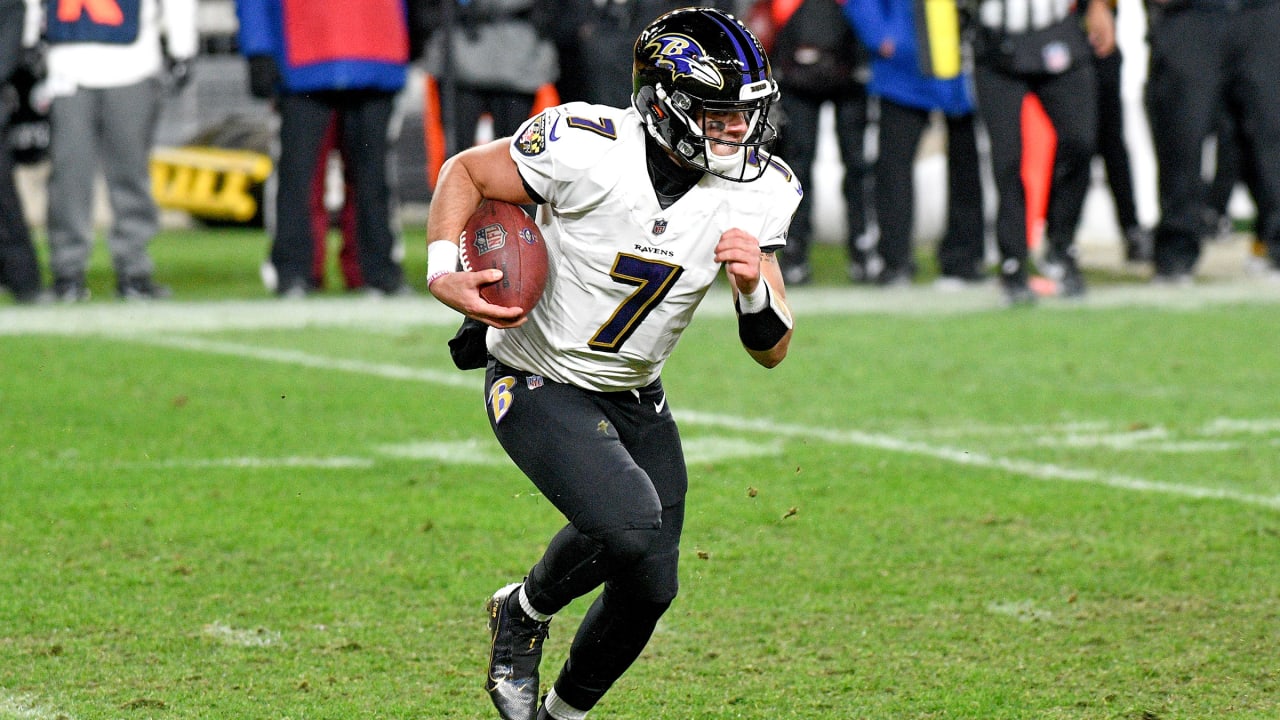 Cardinals reportedly sign QB Trace McSorley off Ravens practice squad