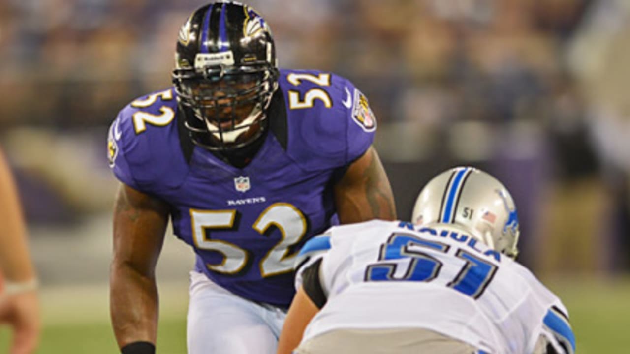 Baltimore Ravens leader Ray Lewis directs the Ravens defense