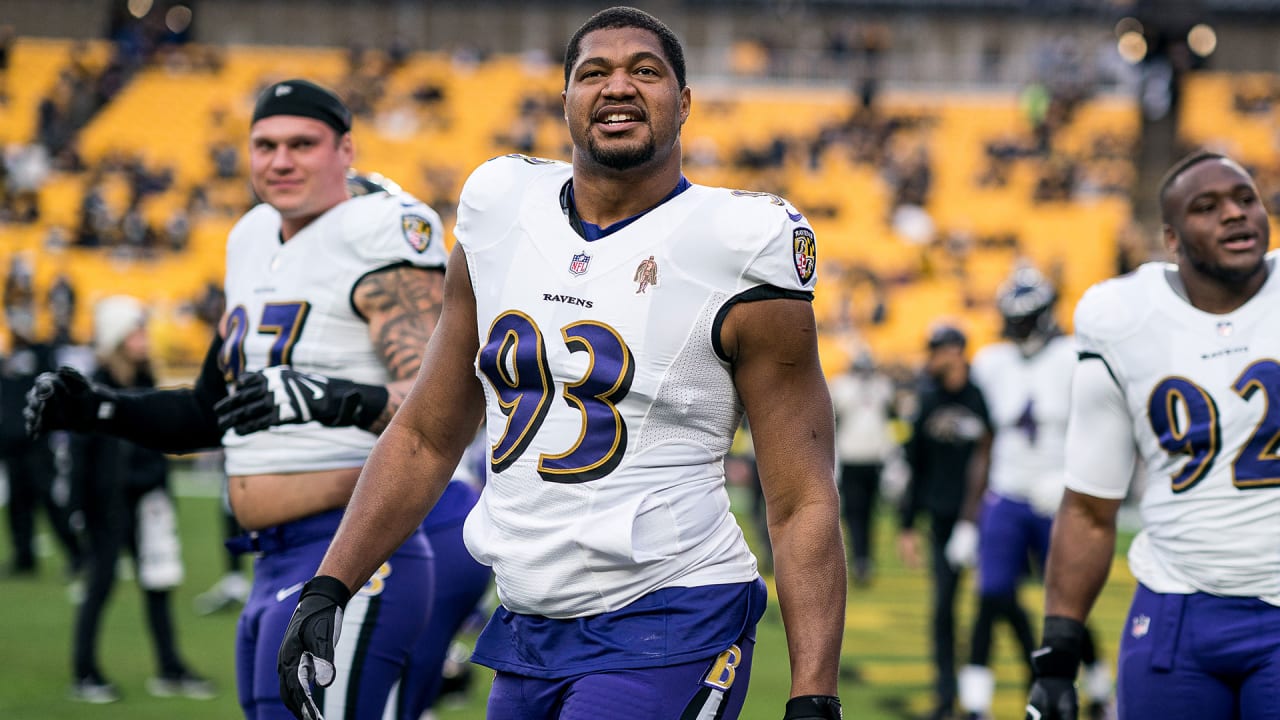 Baltimore DL Calais Campbell: Lamar Jackson 'wants to be a Raven