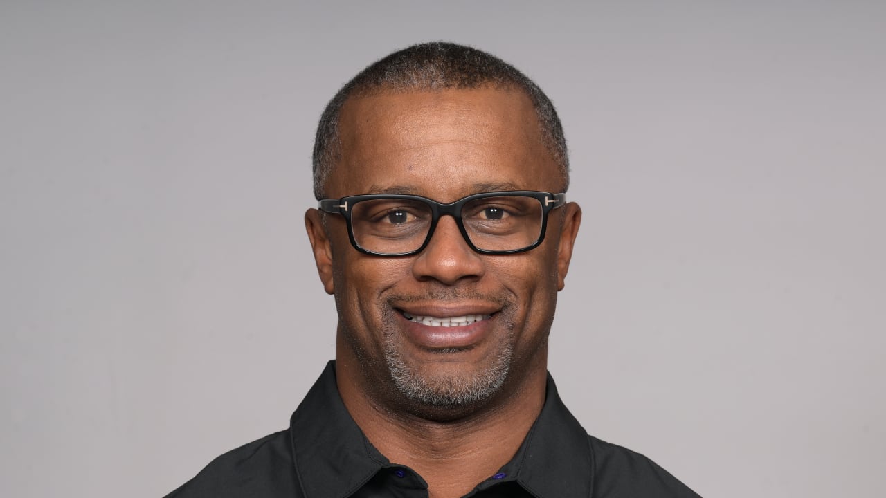 Ravens name Tee Martin quarterbacks coach, hire Willie Taggart as RBs coach  - CBS Baltimore