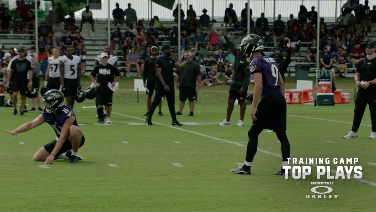 Ravens kicker Justin Tucker signs four-year extension through 2027