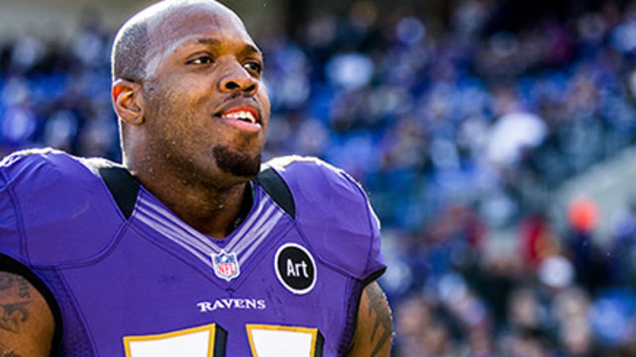 Terrell Suggs inks 4-year extension with Ravens