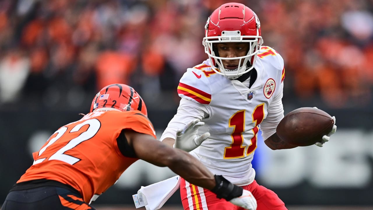 Kansas City Chiefs re-sign wide receiver Demarcus Robinson