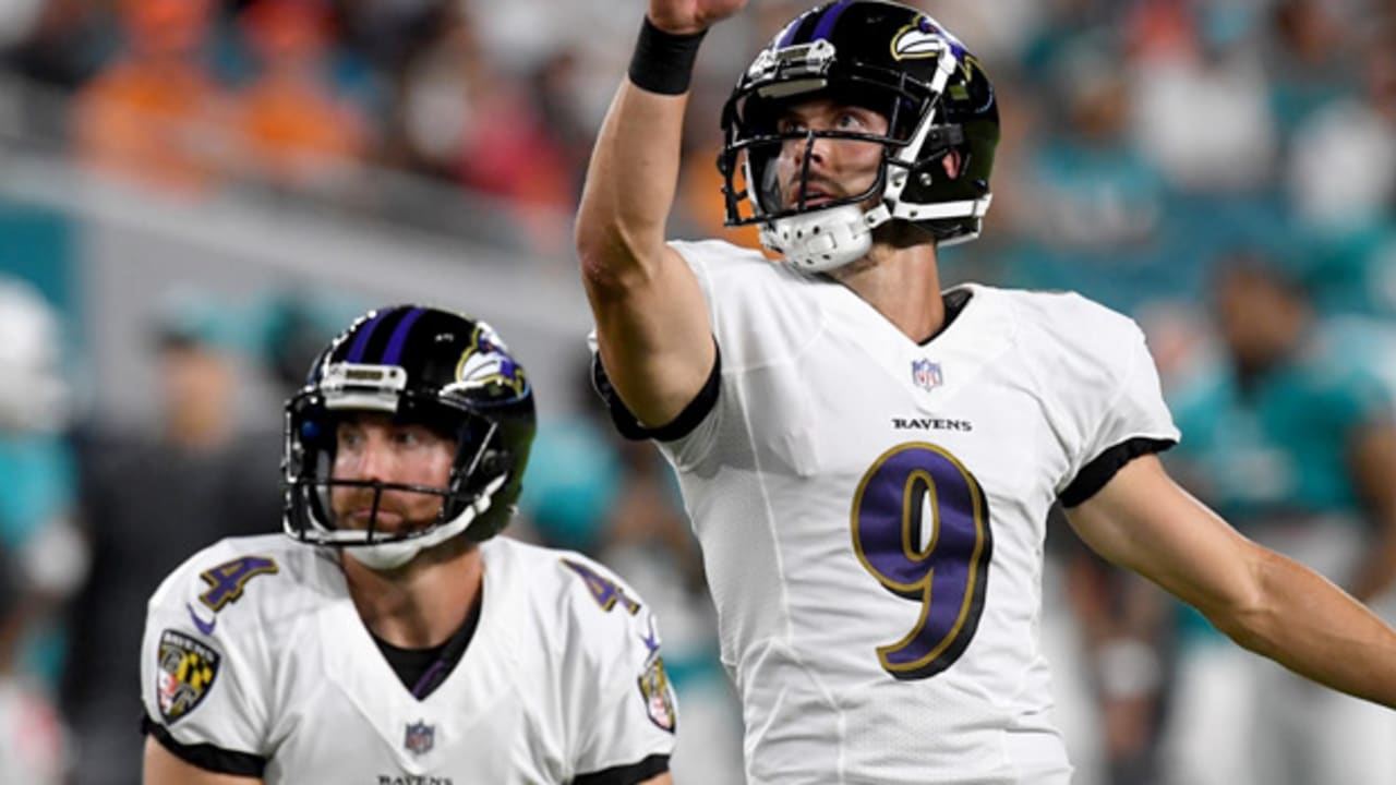 Justin Tucker of Baltimore Ravens kicks 70-yard field goal in his team's  warm-up on Sunday