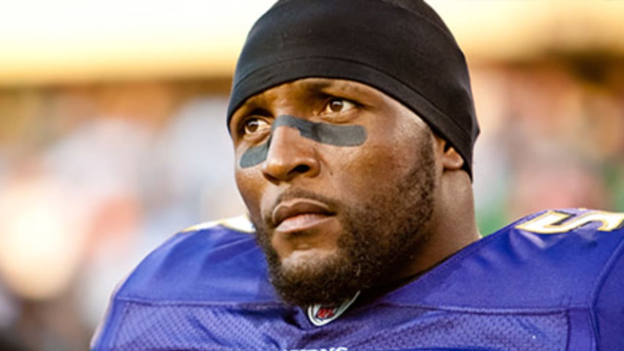 Ravens' Lewis dominating as retirement looms