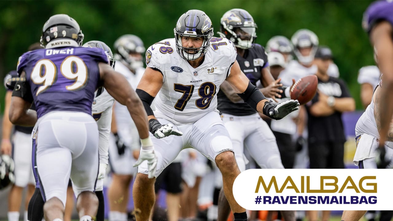 Alejandro Villanueva '10 Checks In - Army West Point