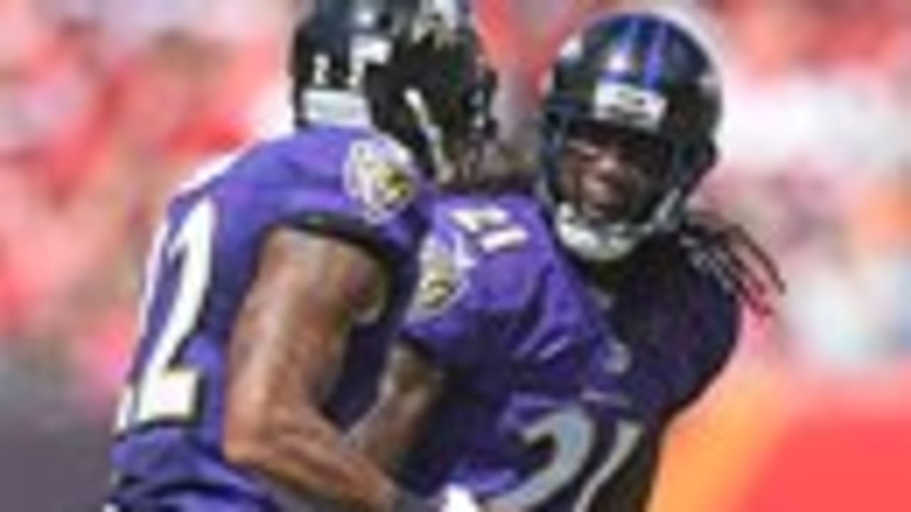 Cornerback Jimmy Smith has foot surgery, is done for year