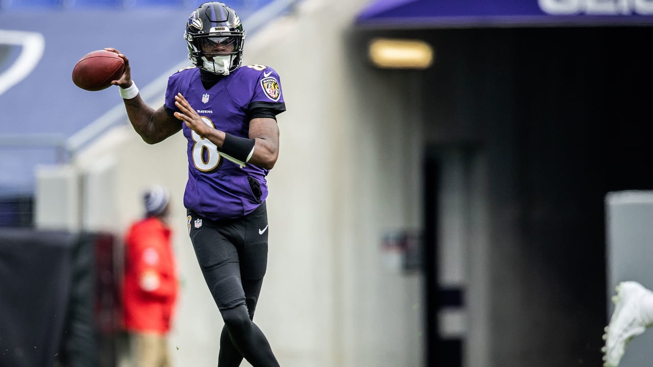 Lamar Jackson Throws a Spare at Pro Bowl