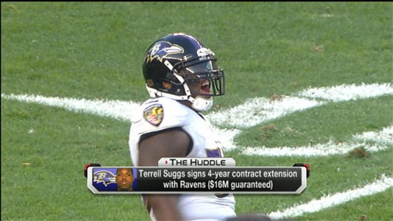 Linebacker Terrell Suggs signs four-year extension with Ravens