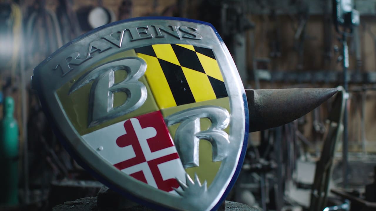 X 上的 Helmet Stalker：「The Baltimore Ravens used a shield logo