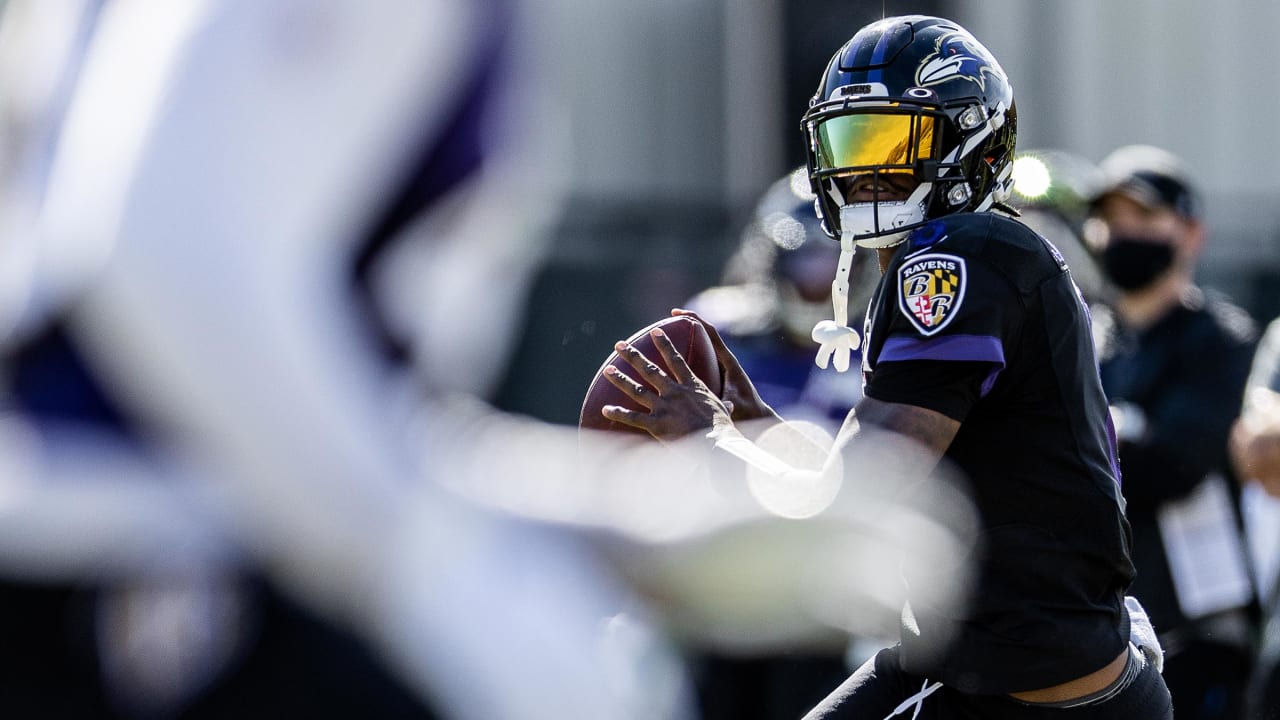 Lamar Jackson practices on Saturday, looks good in return