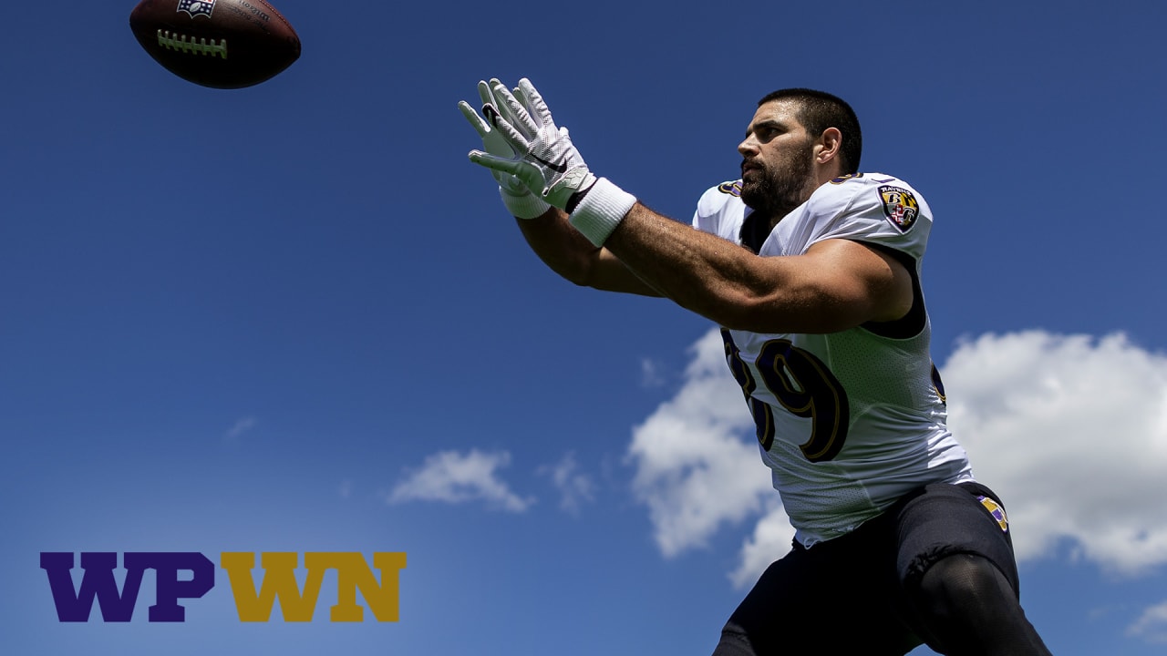 Baltimore Ravens tight end Mark Andrews answers questions from reporters  after an NFL football team practice, Tuesday, June 14, 2022, in Owings  Mills, Md. (AP Photo/Gail Burton Stock Photo - Alamy