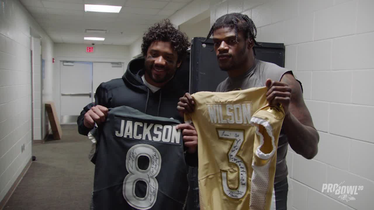 Lamar Jackson, Russell Wilson Trade Pro Bowl Jerseys