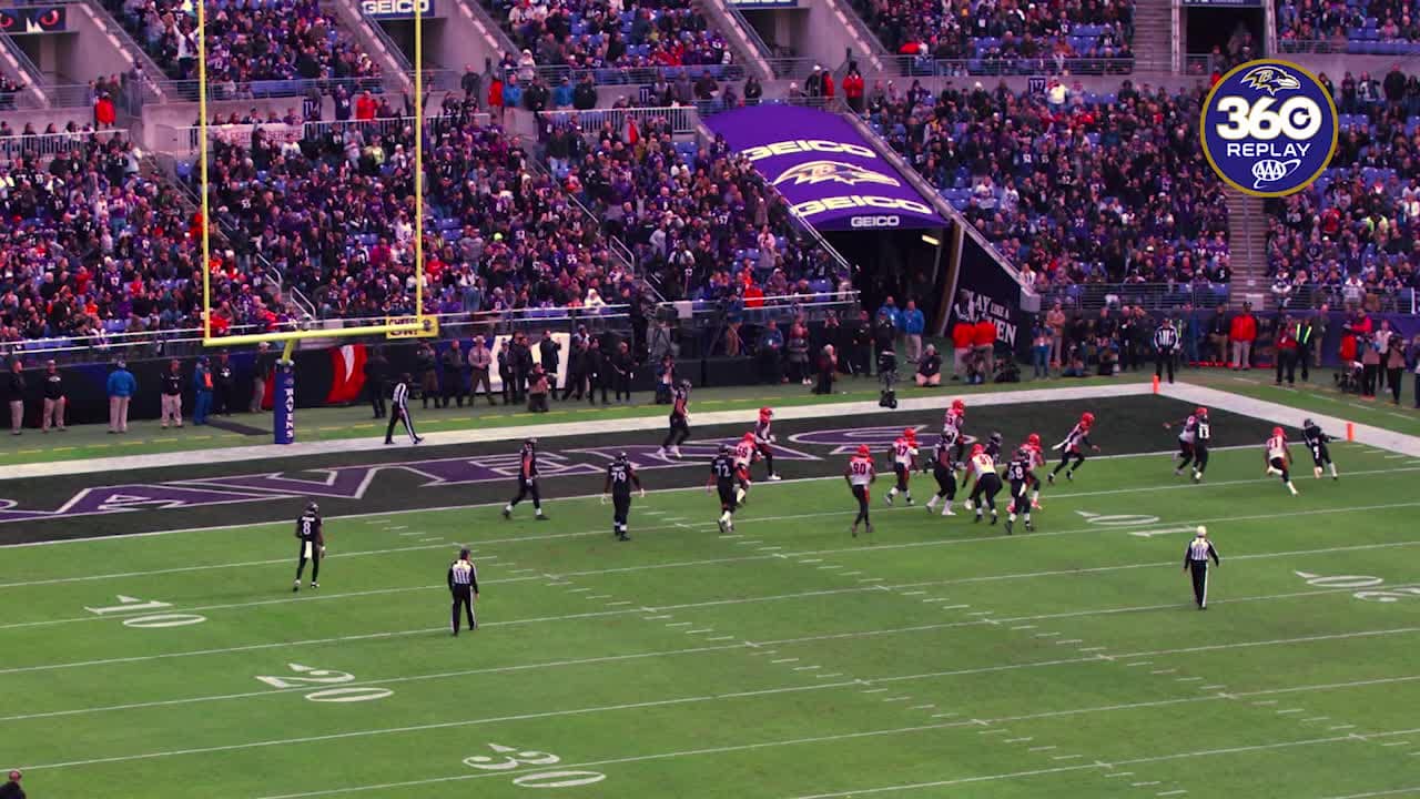 360 Replay: Alex Collins Plunges Ahead for Touchdown