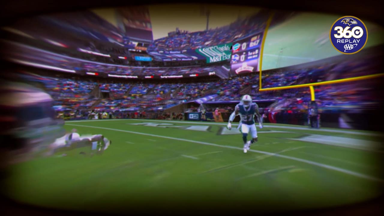 360 Replay: Alex Collins Plunges Ahead for Touchdown