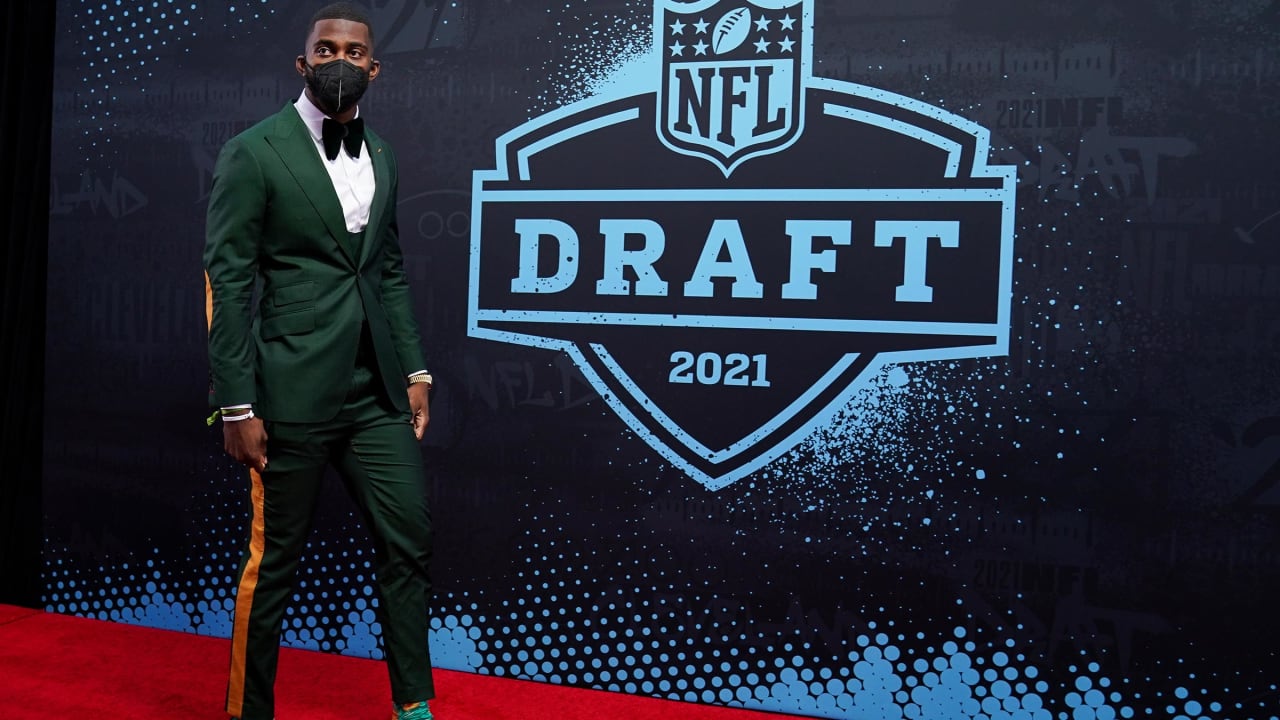 Gallery: Top Draft Prospects Walk the Red Carpet