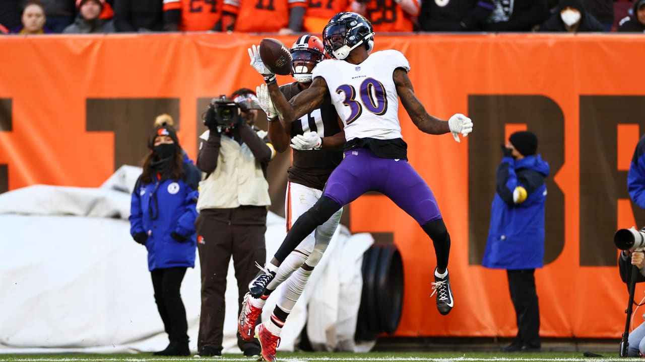 Browns' Myles Garrett in a walking boot following loss to Ravens, gives  positive update - A to Z Sports