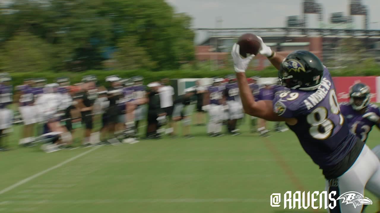 Baltimore Ravens tight end Mark Andrews (89) works out during the team's  NFL football training camp, Saturday, July 29, 2023, in Baltimore. (AP  Photo/Nick Wass Stock Photo - Alamy