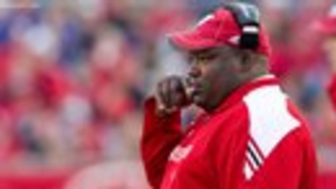 Ravens Hire Wisconsin's Thomas Hammock As Running Backs Coach