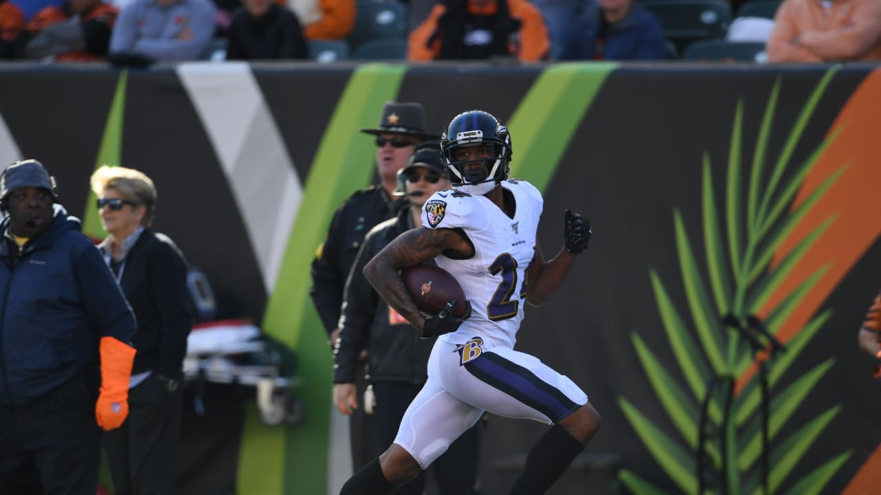 Oakland native Marcus Peters gets 67-yard pick-6 in debut with Ravens