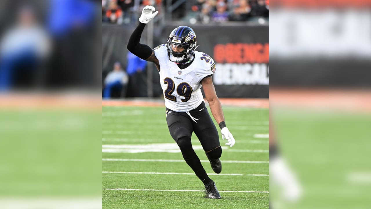 Ravens Sign Former Steelers Cornerback